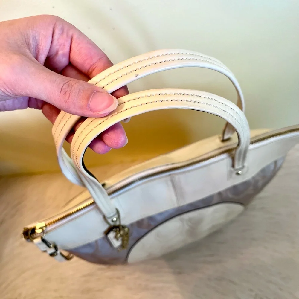 Coach Laura Signature Tote